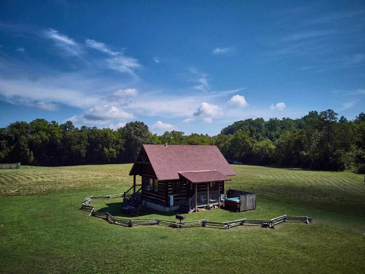 Creekwalk Inn Bed And Breakfast With Cabins Cosby Exterior photo
